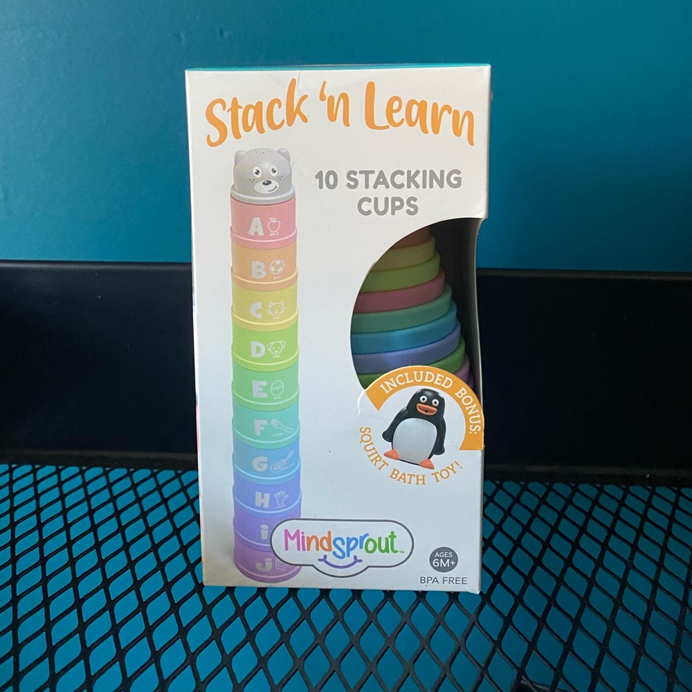 NEW Stack ‘n learn 10 colorful stacking cups